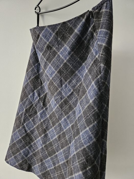 Wełniana midi spódnica w kratę