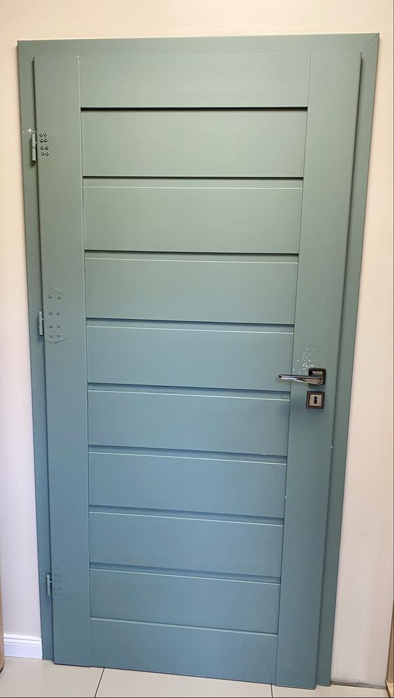 Drzwi wewnetrzne z mdf szerokosc skrzydla 94 cm wysokosc 104 cm.