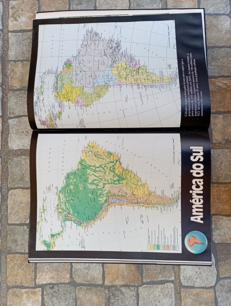 Livro- Atlas Universal Círculo