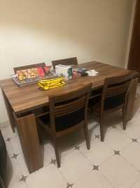 mesa de sala  extensível cadeiras ,  1,60 m por 0,90 m