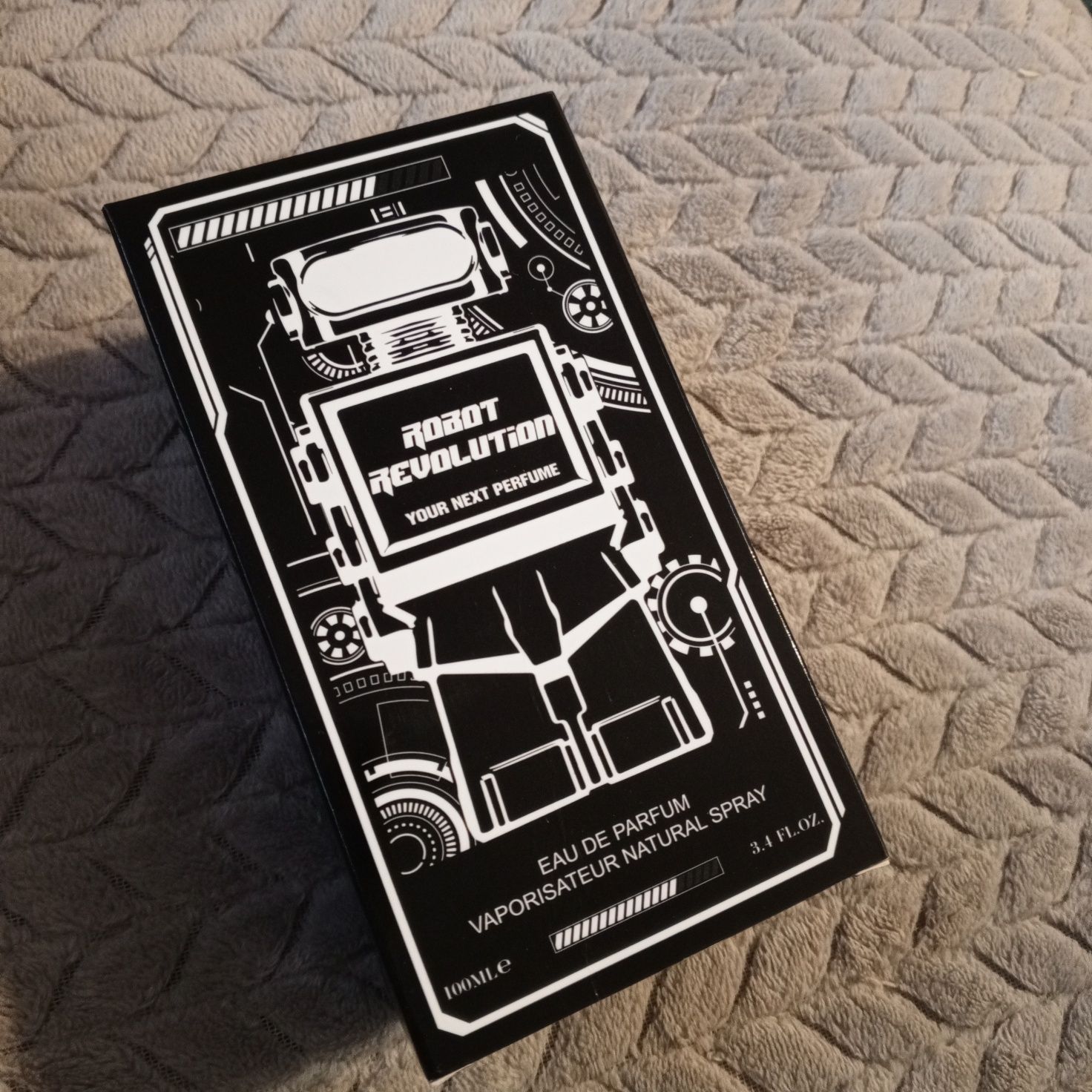 Męskie perfumy robot czarne