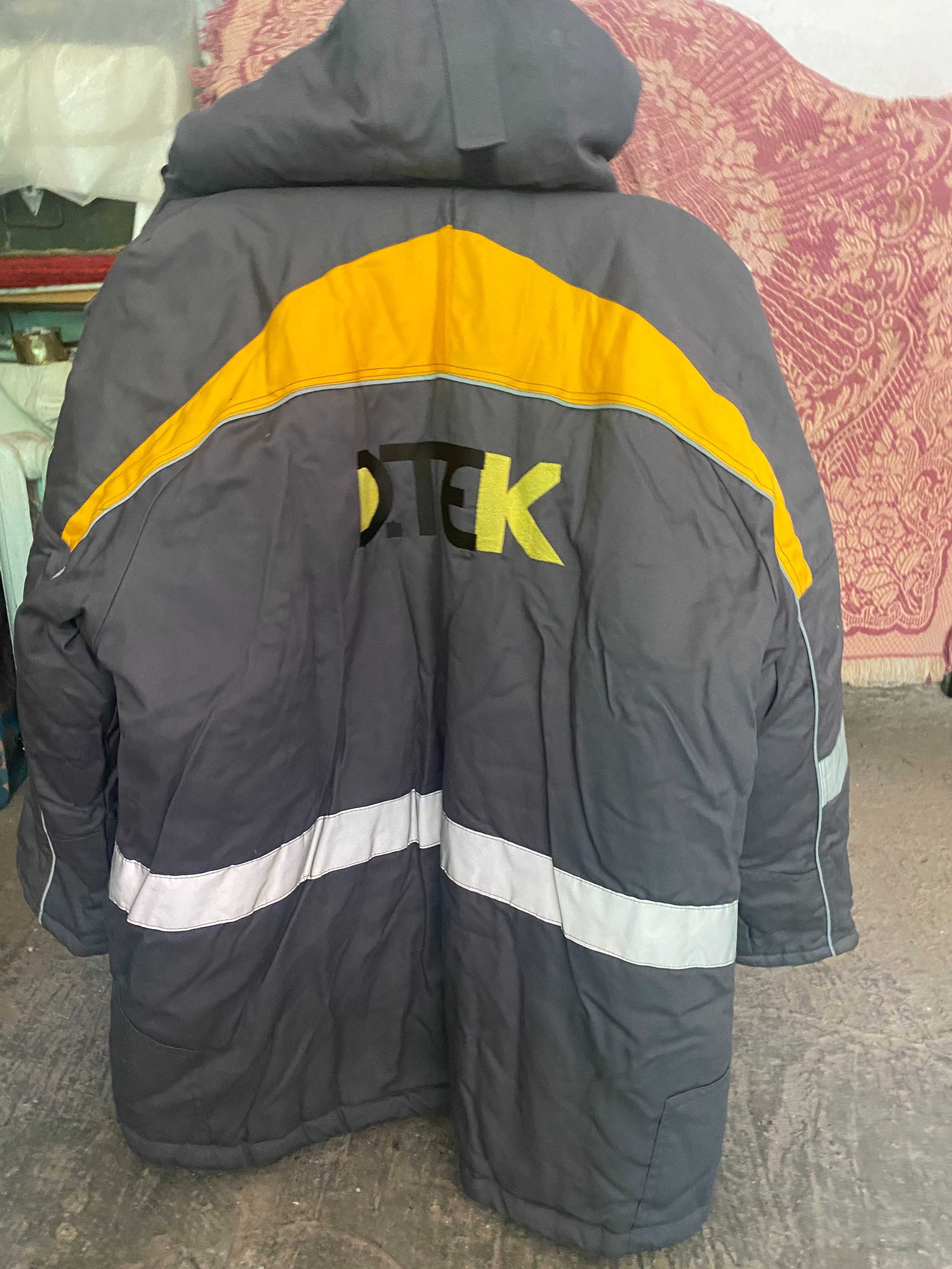 Продам теплу куртку с капюшоном нову Тов. МІК зріст 170-176