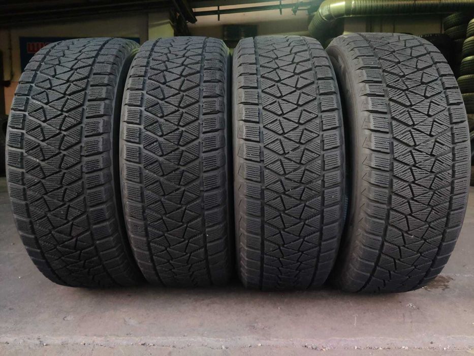 R18 245 60 шини зимові Bridgestone Blizzak DM-V2 японські липучки