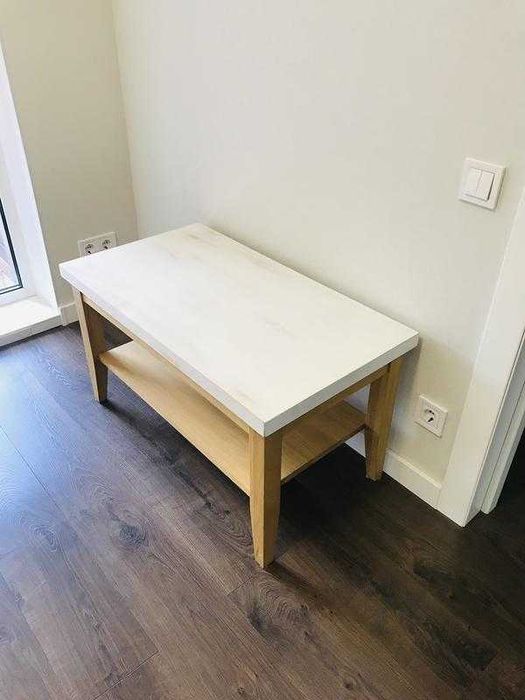 Стильний дубовий столик