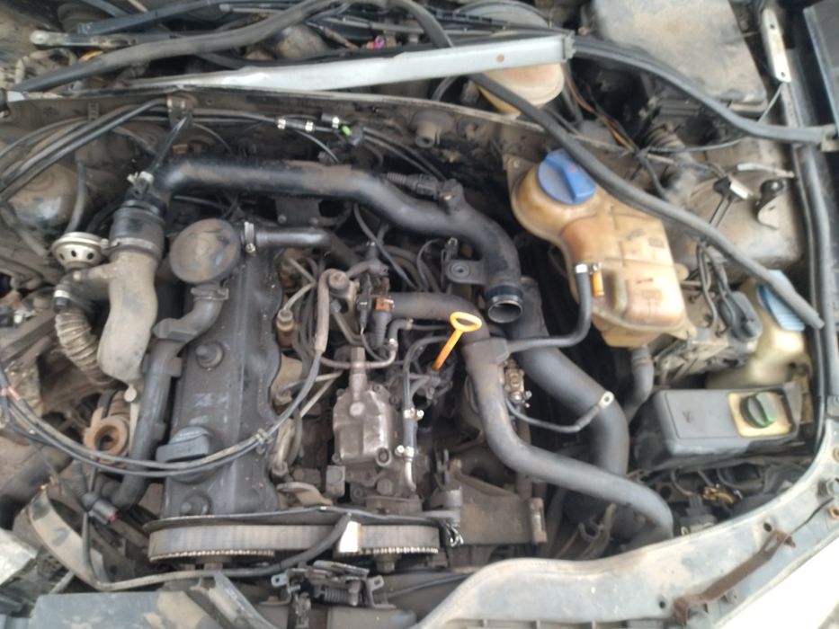 Продам мотор з коробкой Фольцвааген пасат 1.9 TDI