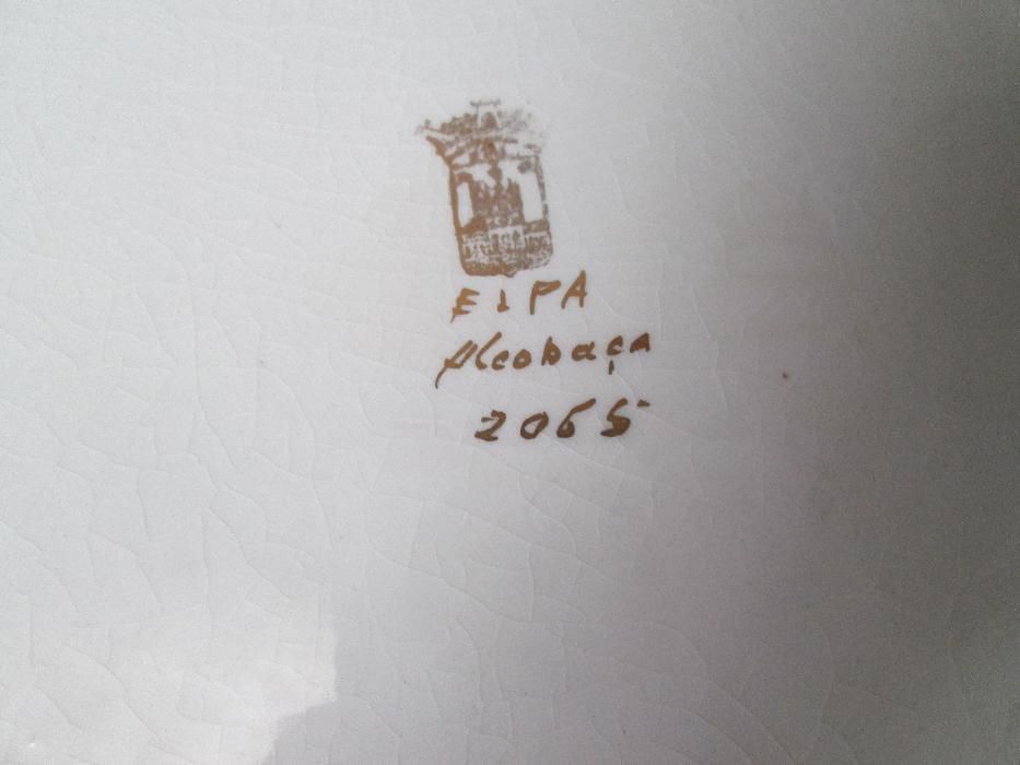 Boleira antiga de porcelana de Alcobaça