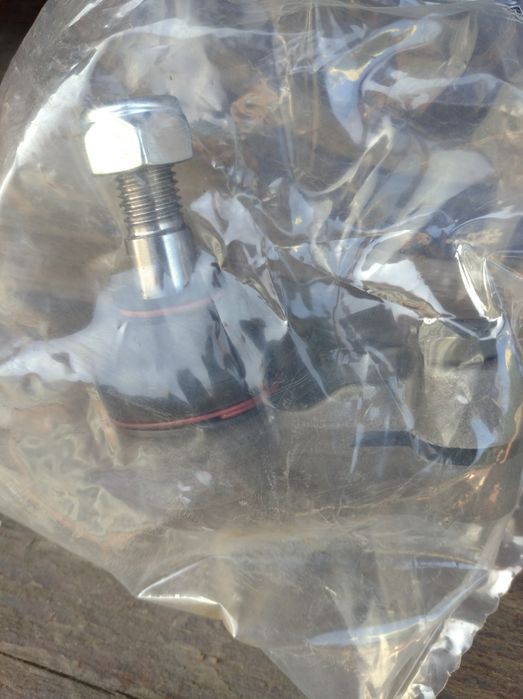 Продам рулевой наконечник правая сторона