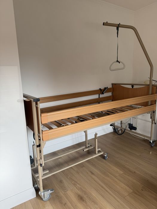 Łóżko rehabilitacyjne Vermeiren Luna Basic 2 – bardzo dobry stan