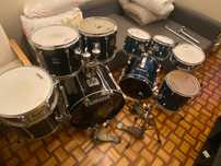 Conjunto Yamaha Stage Custom + Bateria compacta infantil