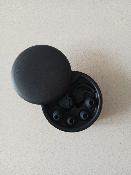 Gumki do słuchawek w etui