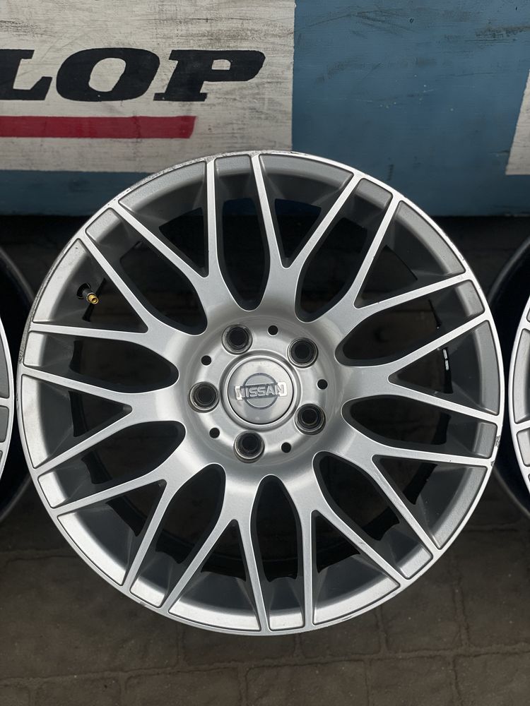 Продам комплект дисків Nissan 5/114.3 R17