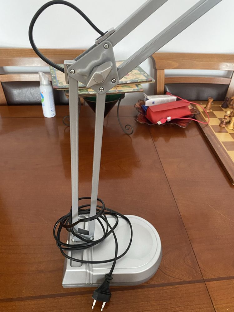 Lampka biurkowa MAUL srebrna z dwoma wysięgnikami 30 cm