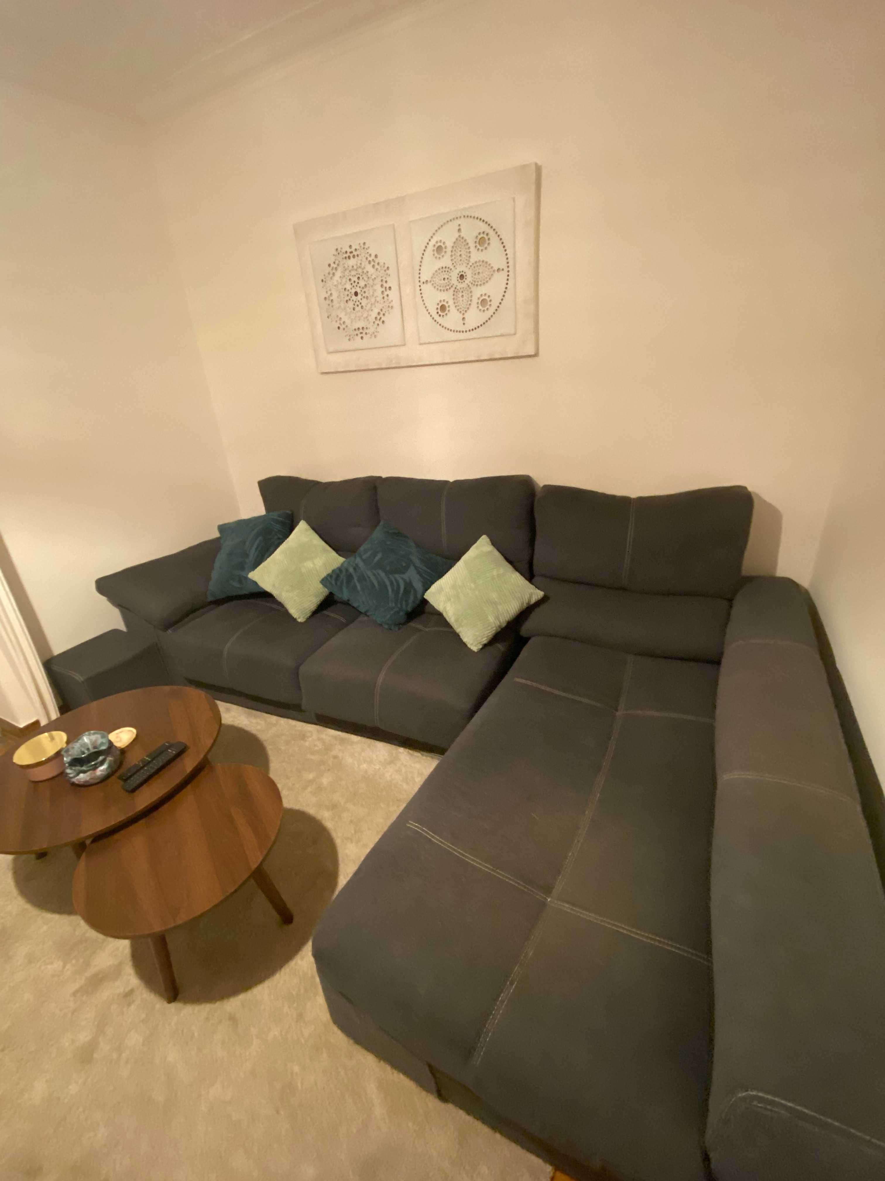 Sofá HomyCasa - 2 Lugares + Chaise Longue + 2 puffs