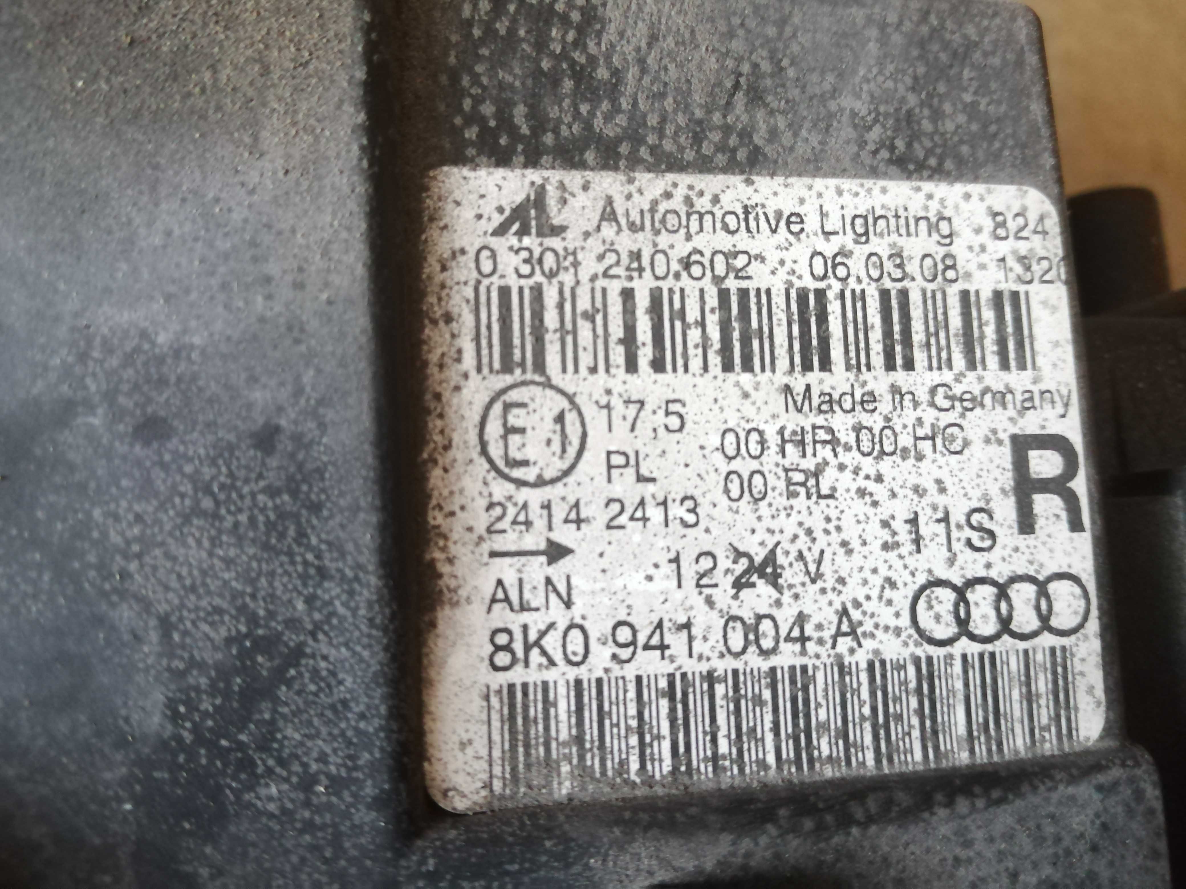 Lampy przód Audi A4 B8 - Angliik