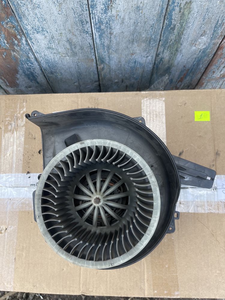 Моторчик печки Skoda Fabia VW Polo Seat Ibiza 99-15г.в. 6Q1820015C