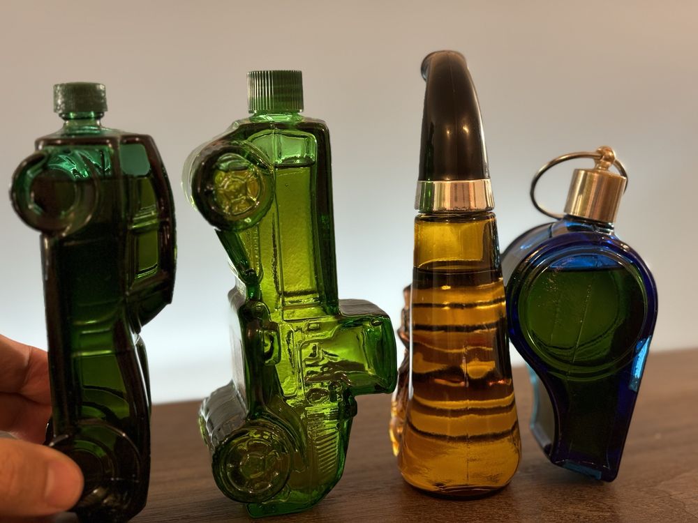 Coleção Vintage AVON 90% FULL bottles - perfume