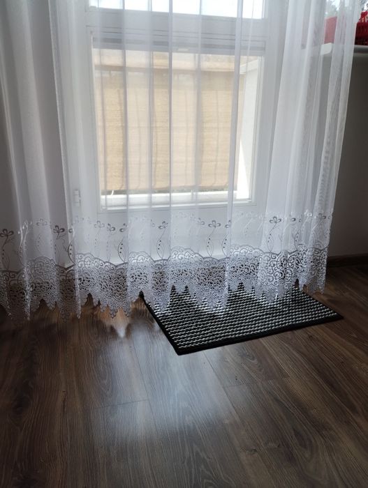 Firany białe 4,5x2,5 m z karniszem + grats