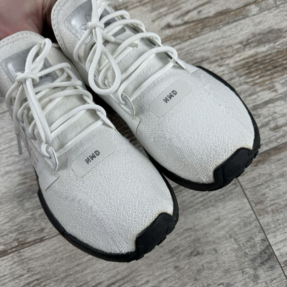 adidas NMD R1 V2 IE2246