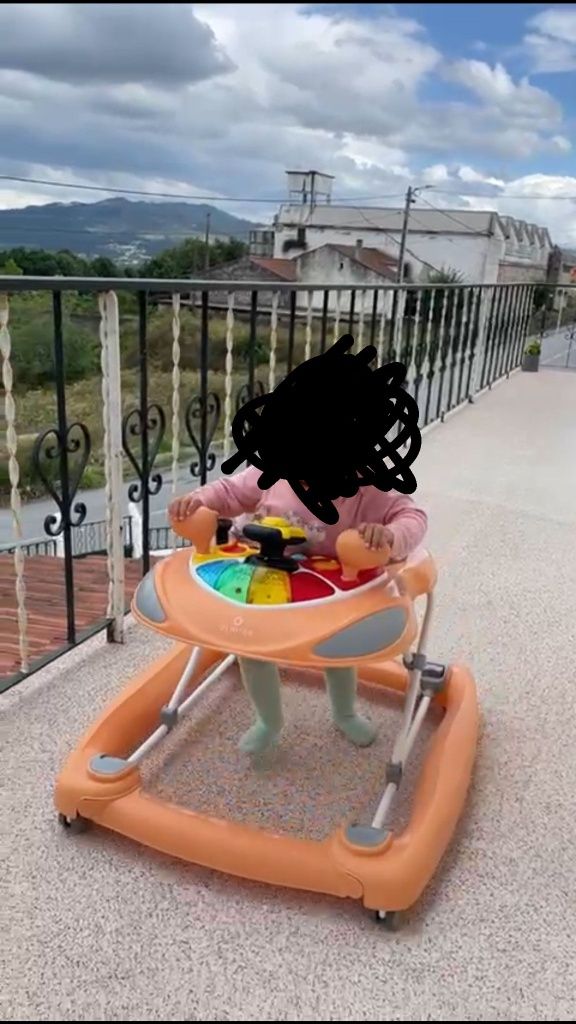 Andador de bebé.