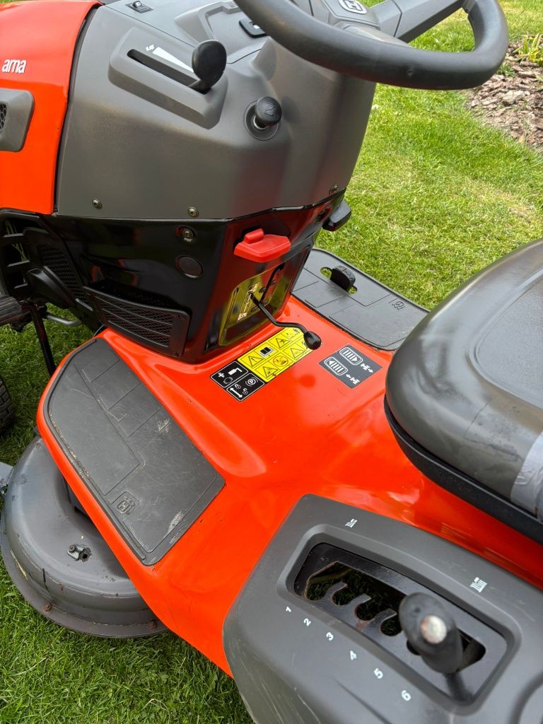 Kosiarka traktorek z koszem Husqvarna CTH 164T V2 hydro