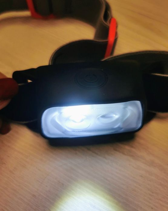 Czołówka tekkingowa Forclaz Decathlon Onnight 100 - 80 lumenów, led