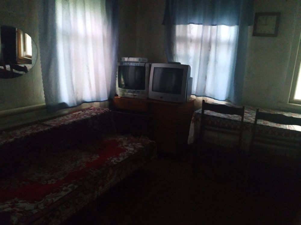 Продаю будинок з великою ділянкою