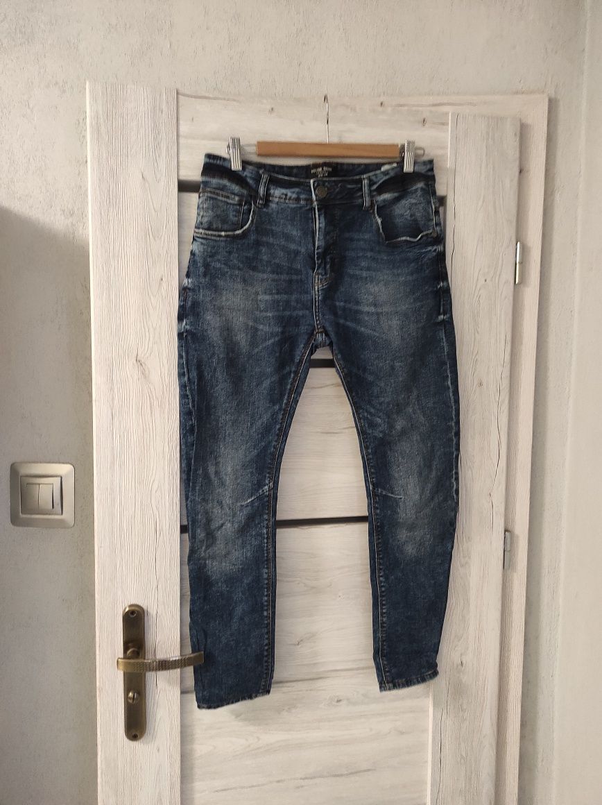Super spodnie jeansowe męskie M