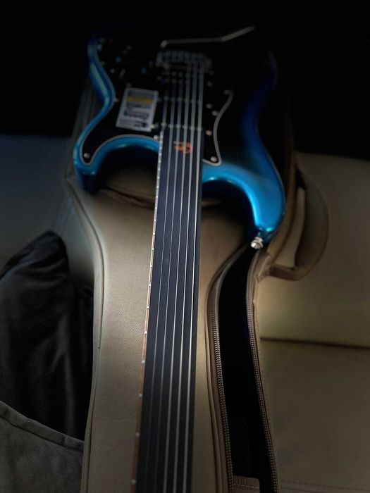 Mooer GTRS Guitar Profess. 801 DN + Mooer F4 WH