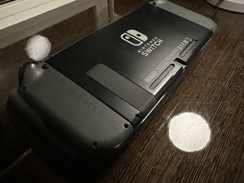 Nintendo switch gray V2+64gb sundisk SD повний комлект