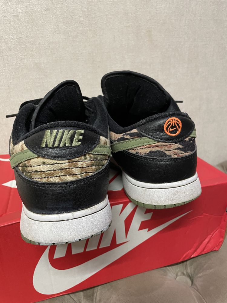 Nike dunck low SE BLACK/CAMO