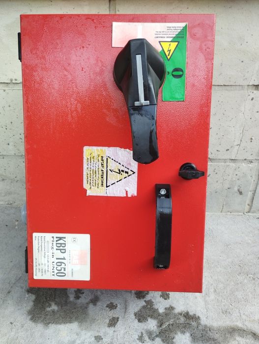 Електричний щит трох фазний.