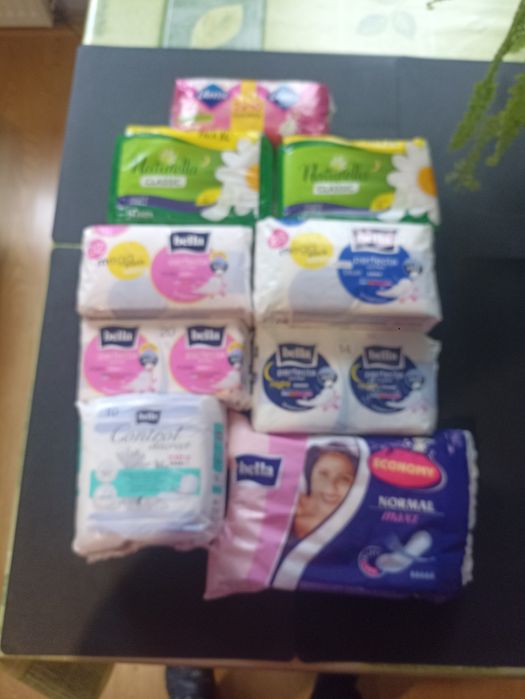 Podpaski ze skrzydełkami, 12opk.po 9,-zł/opk.