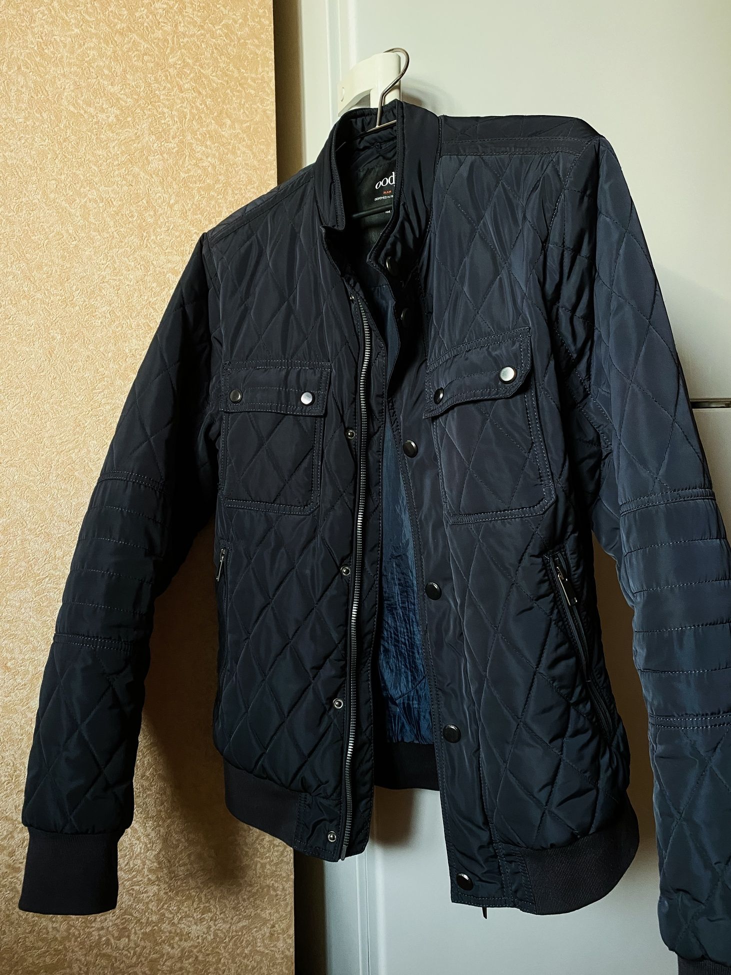 Чоловіча куртка весна - осінь, розмір S, темно синього кольору