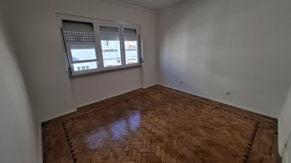 T1 renovado Anjos - Rua Triângulo Vermelho