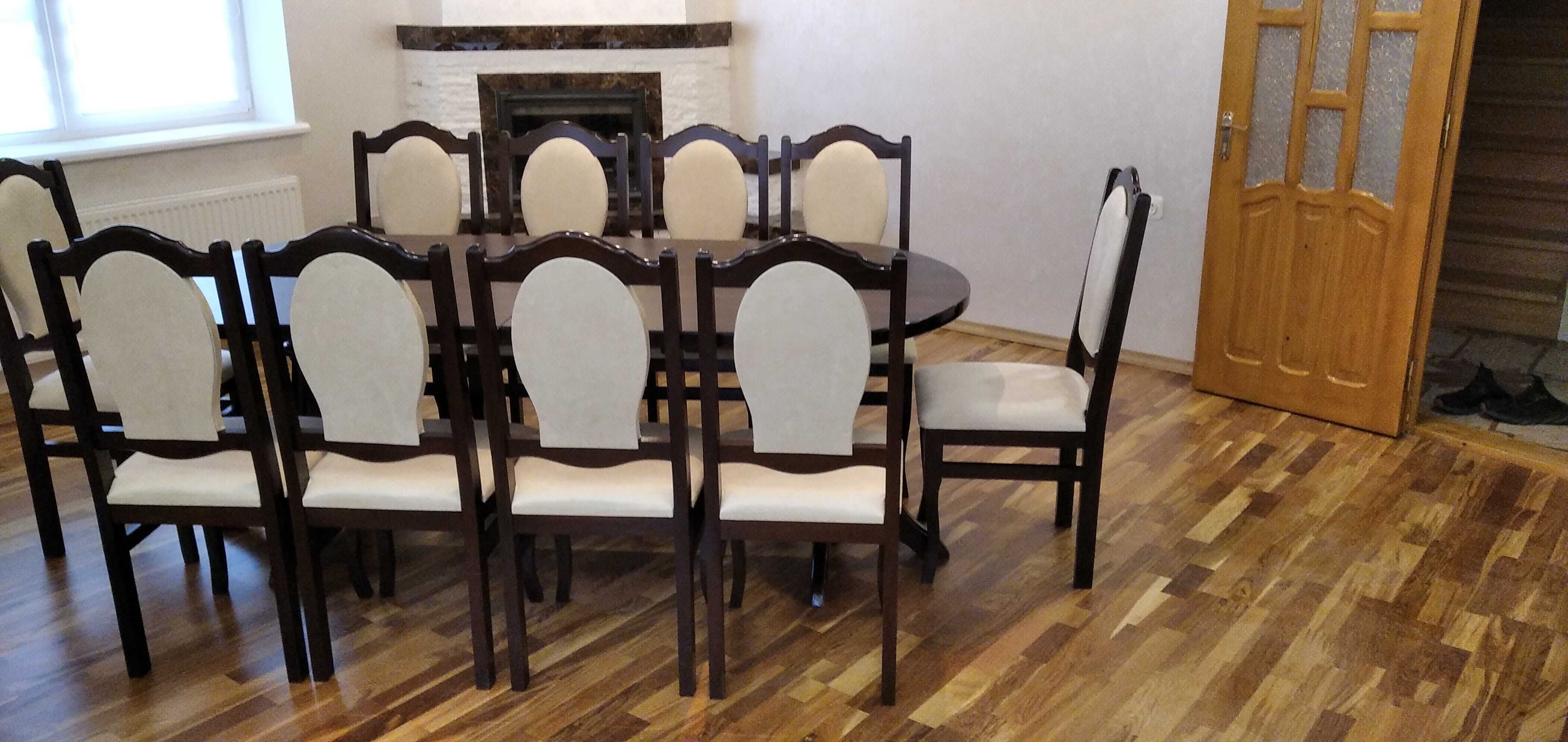 Стіл, або стіл і крісла в комплекті