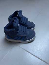 Buty dzieciece adidas idealne na wiosne