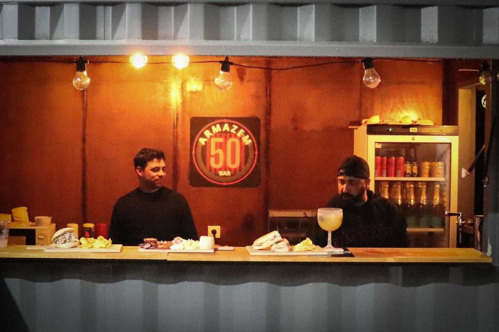 Alugo contentor bar para festas e eventos