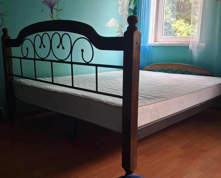 Лiжко 2х спальне з матрацом.