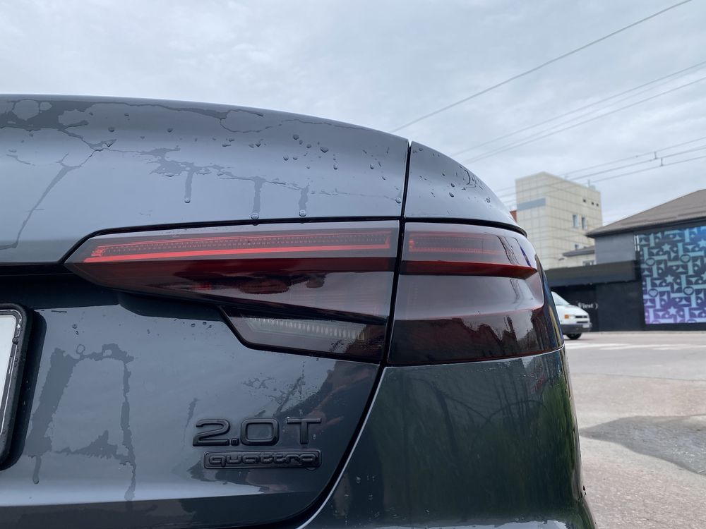 Комплект задніх led ліхтарів/фар Audi A4 B9 (8W5945091)