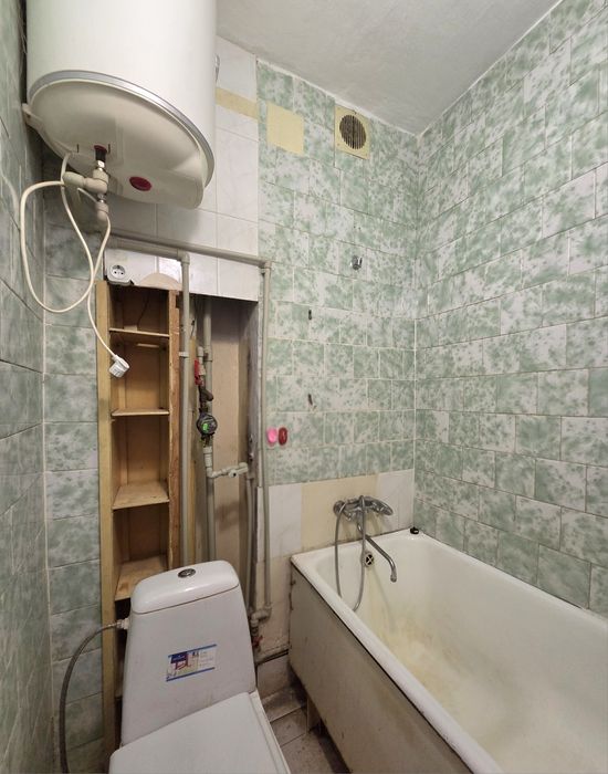 Продається 2 -кімнатна квартира по вул Сенчева.