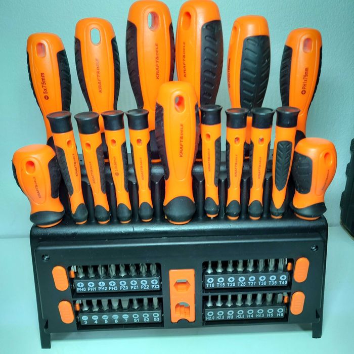 Zestaw śrubokrętów bitów TORX + magnetyzer 50szt. KD10950