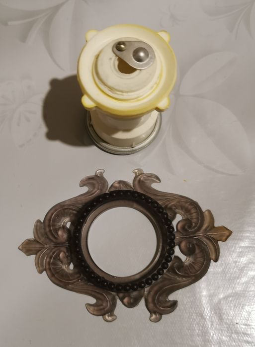 Глазок дверной с декоративной планкой,  СССР.