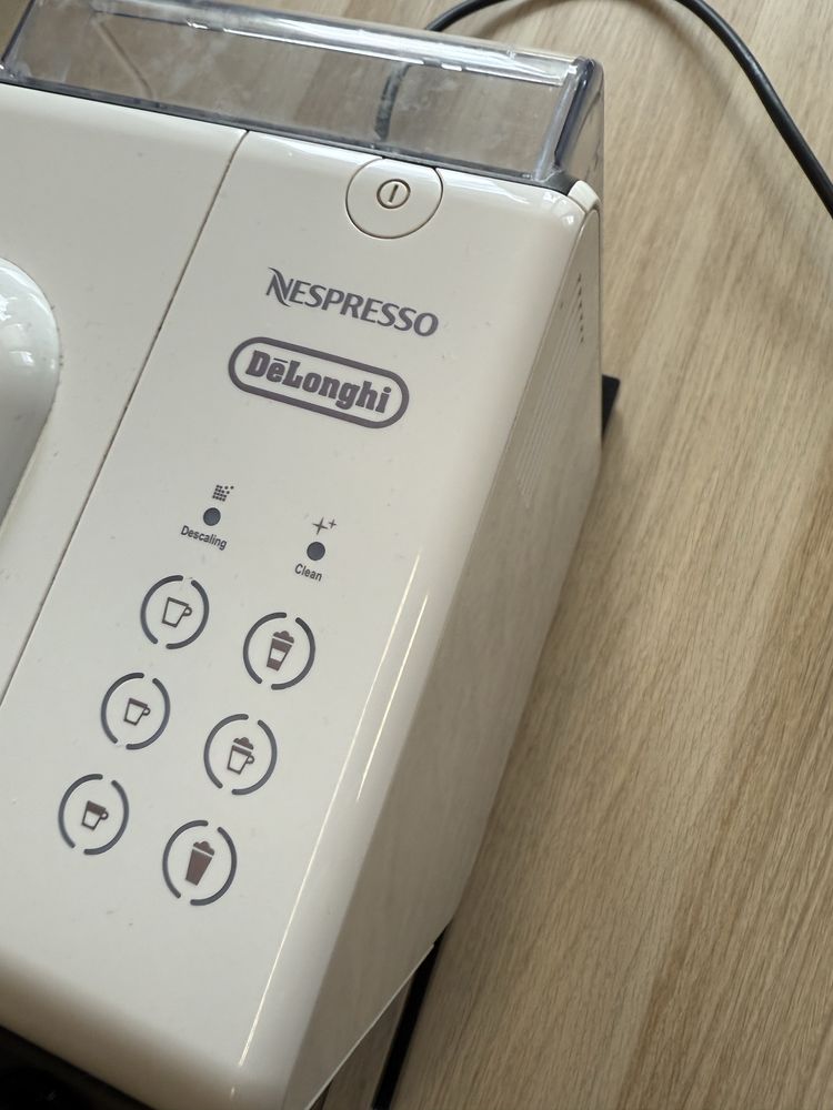 Ekspres delonghi nespresso