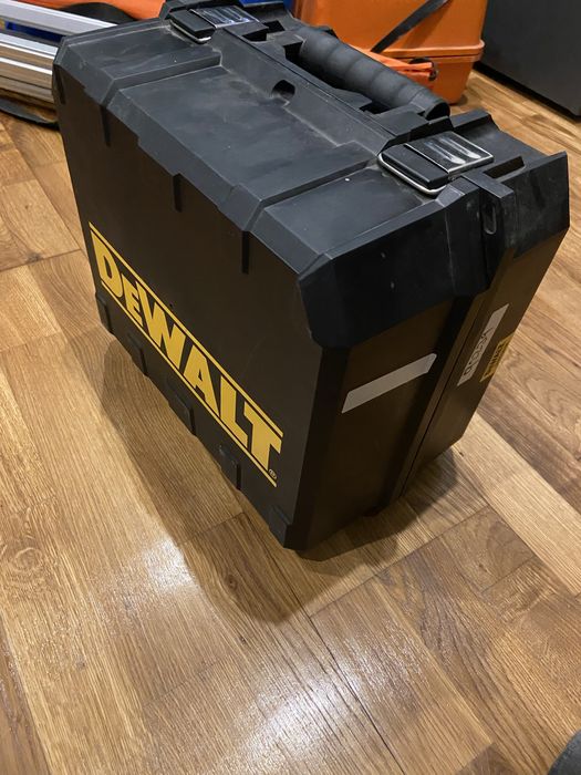 Piła najazdowa DeWalt