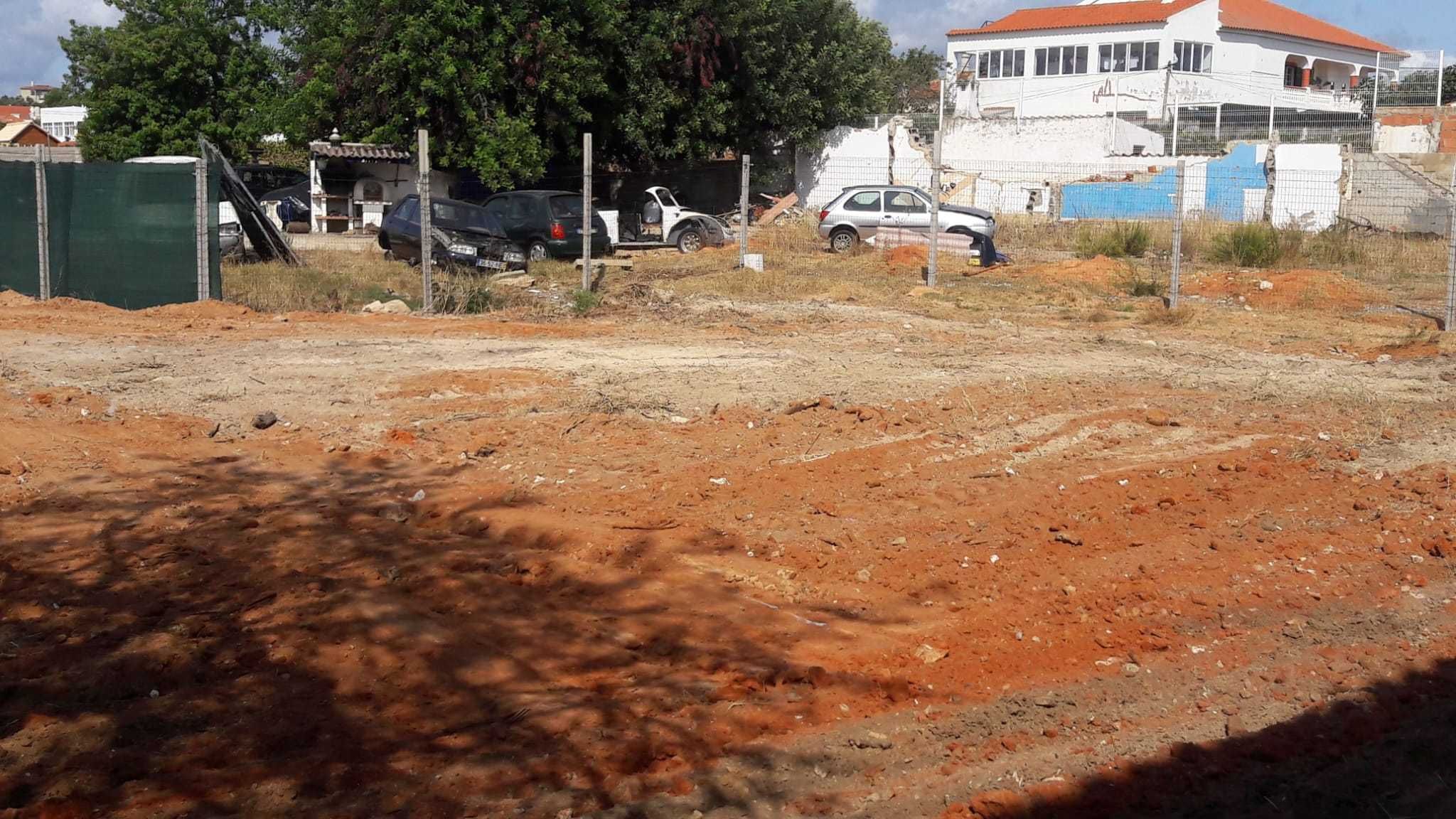 Terreno Com casa para reconstruir ou nova ate 400m2