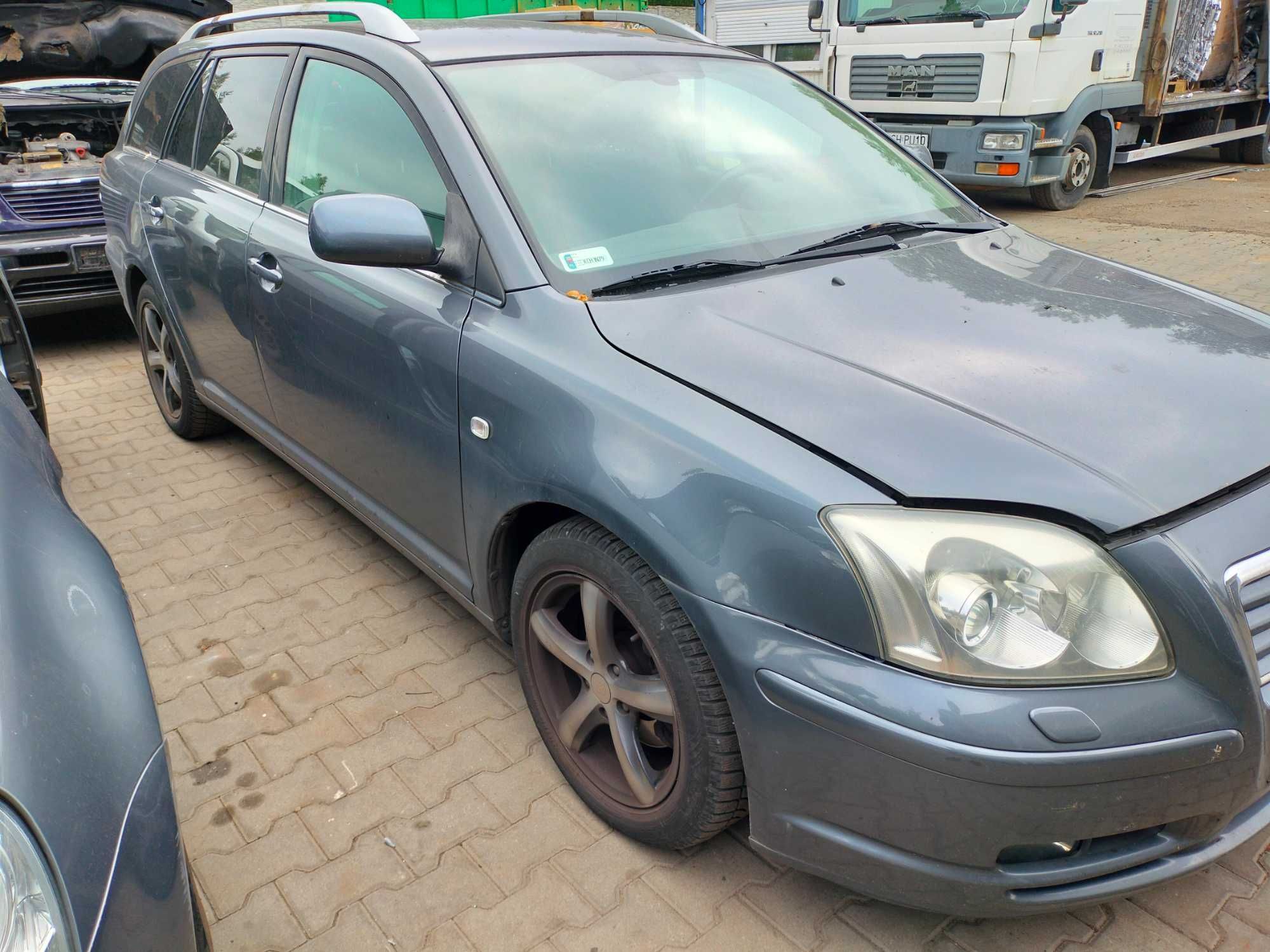 Toyota Avensis T25 Kombi Przed lift 2.2 D4D 2AD-FTV 1F6