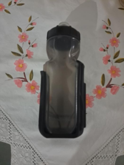 Conjunto Grade e bidon aeros cannondale. Novos. Nunca usado. Ainda Ten
