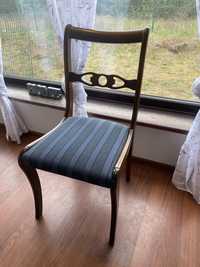 3 drewniane wygodne krzesła, niebieskie siedziska