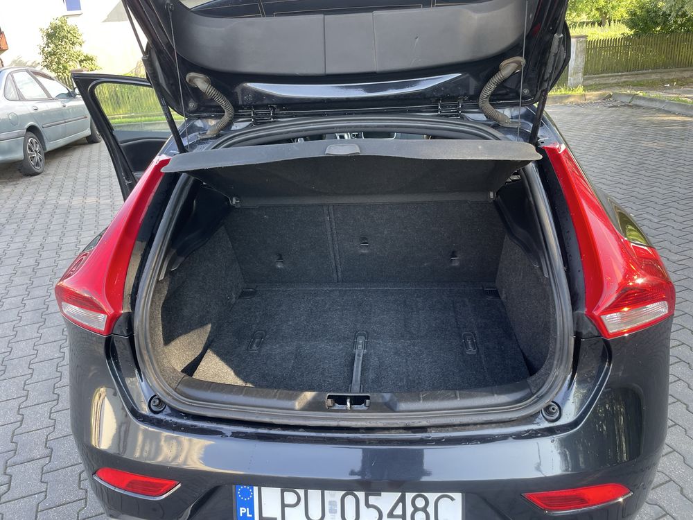 Volvo V40  1.6 D2