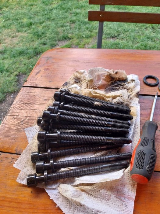 Śruby do głowicy VAG